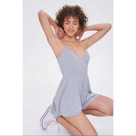 Forever 21 heather gray romper - Picture 1 of 10